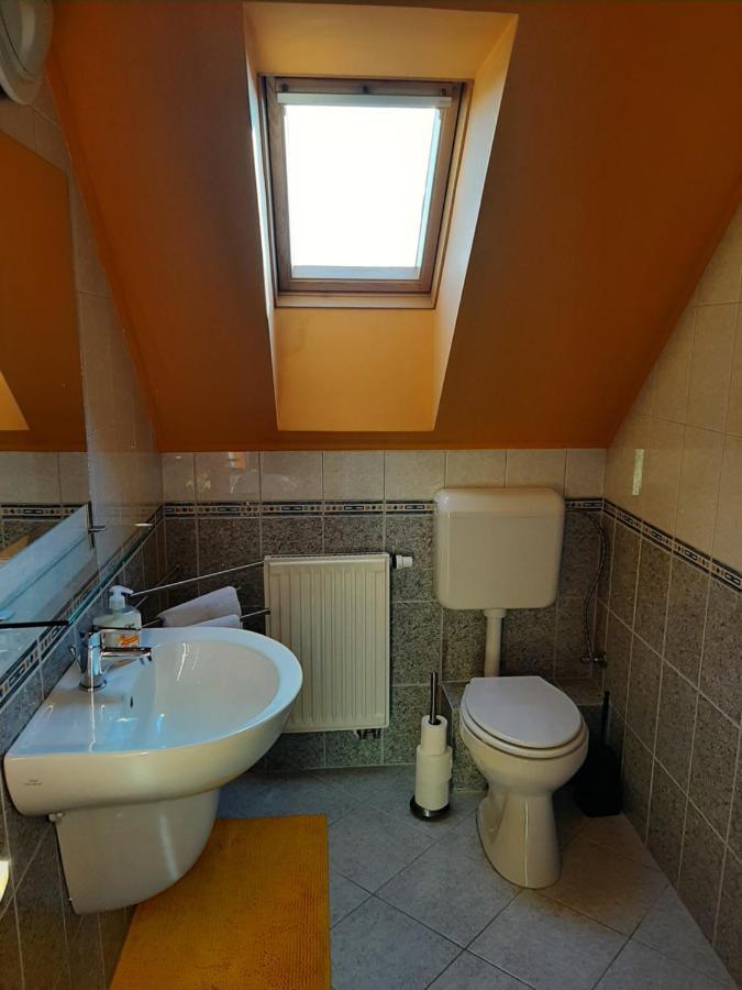 Kondics Apartmanhaz Sárvár Екстериор снимка
