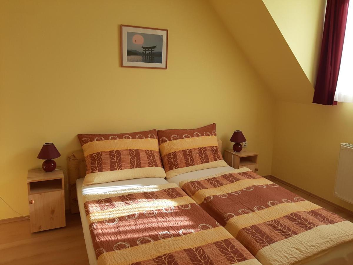 Kondics Apartmanhaz Sárvár Екстериор снимка