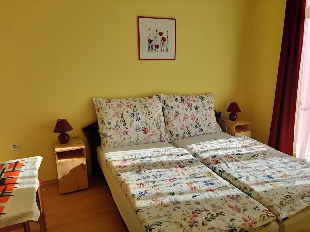 Kondics Apartmanhaz Sárvár Екстериор снимка